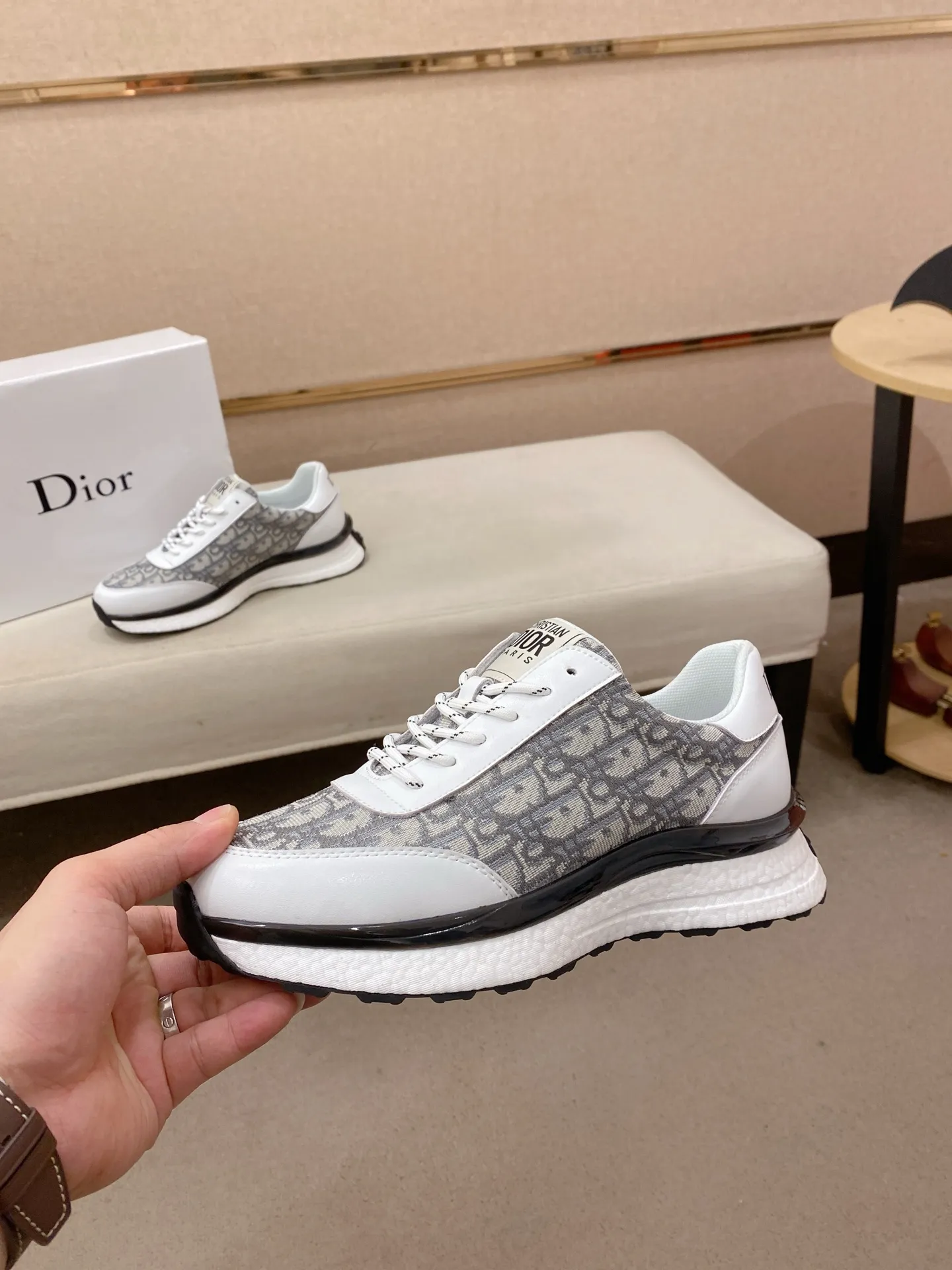 Men's shoes💰: 462💰 [Dior·Dior] New casual sports style men's shoes, new spring and summer design, perfect workmanship, lace-up style to create wardrobe quality, upper: imported first-layer cowhide, sheepskin lining is soft and comfortable, ultra-light TPU wear-resistant outsole, simple, versatile fashion men's shoes, excellent color code number 38--44. Can be customized 45 non-returnable